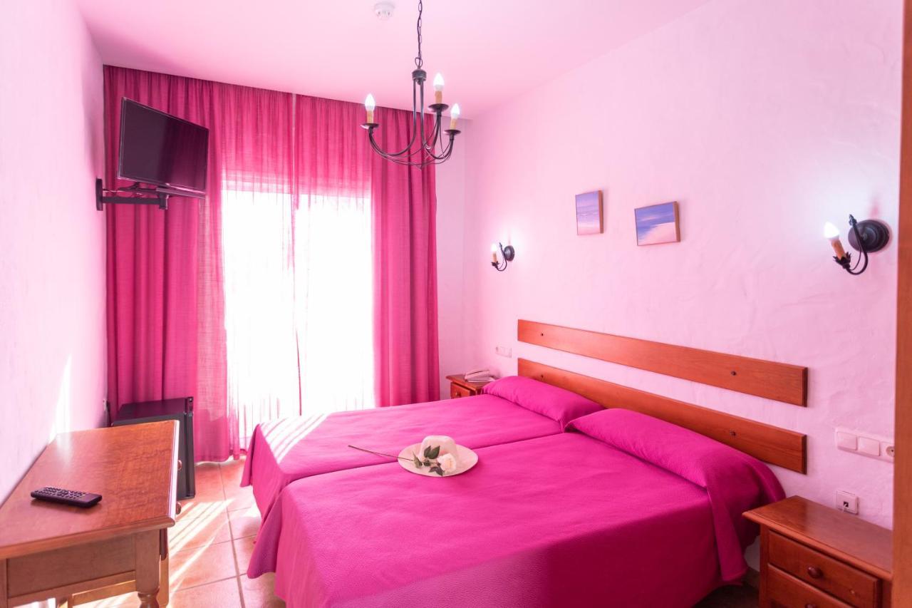 Hotel Oasis Atalaya Conil De La Frontera Esterno foto