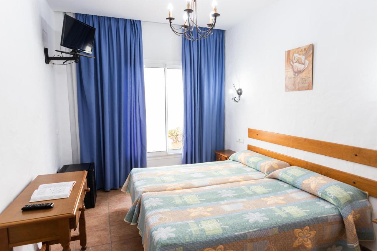 Hotel Oasis Atalaya Conil De La Frontera Esterno foto
